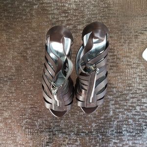 Jessica Simpson brown pumps